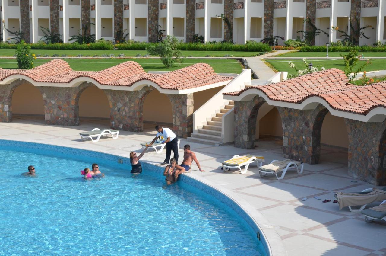 Royal Brayka Beach Resort Abu Dabab Exterior photo