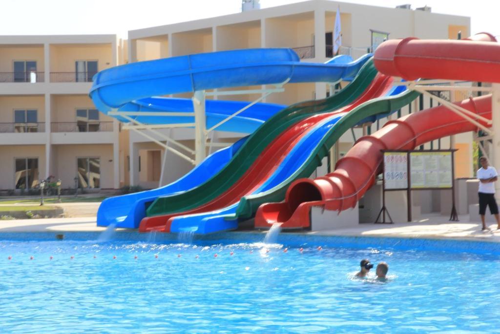 Royal Brayka Beach Resort Abu Dabab Exterior photo