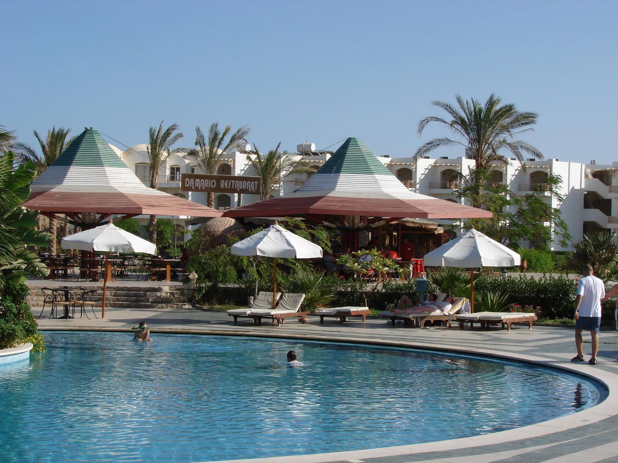 Royal Brayka Beach Resort Abu Dabab Exterior photo